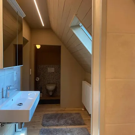 아파트 Dachgeschosswohnung In Altbauvilla